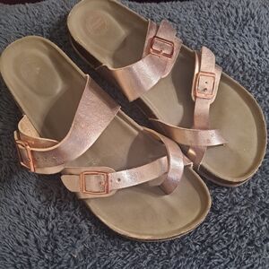 Women's Metallic Pink Sandals